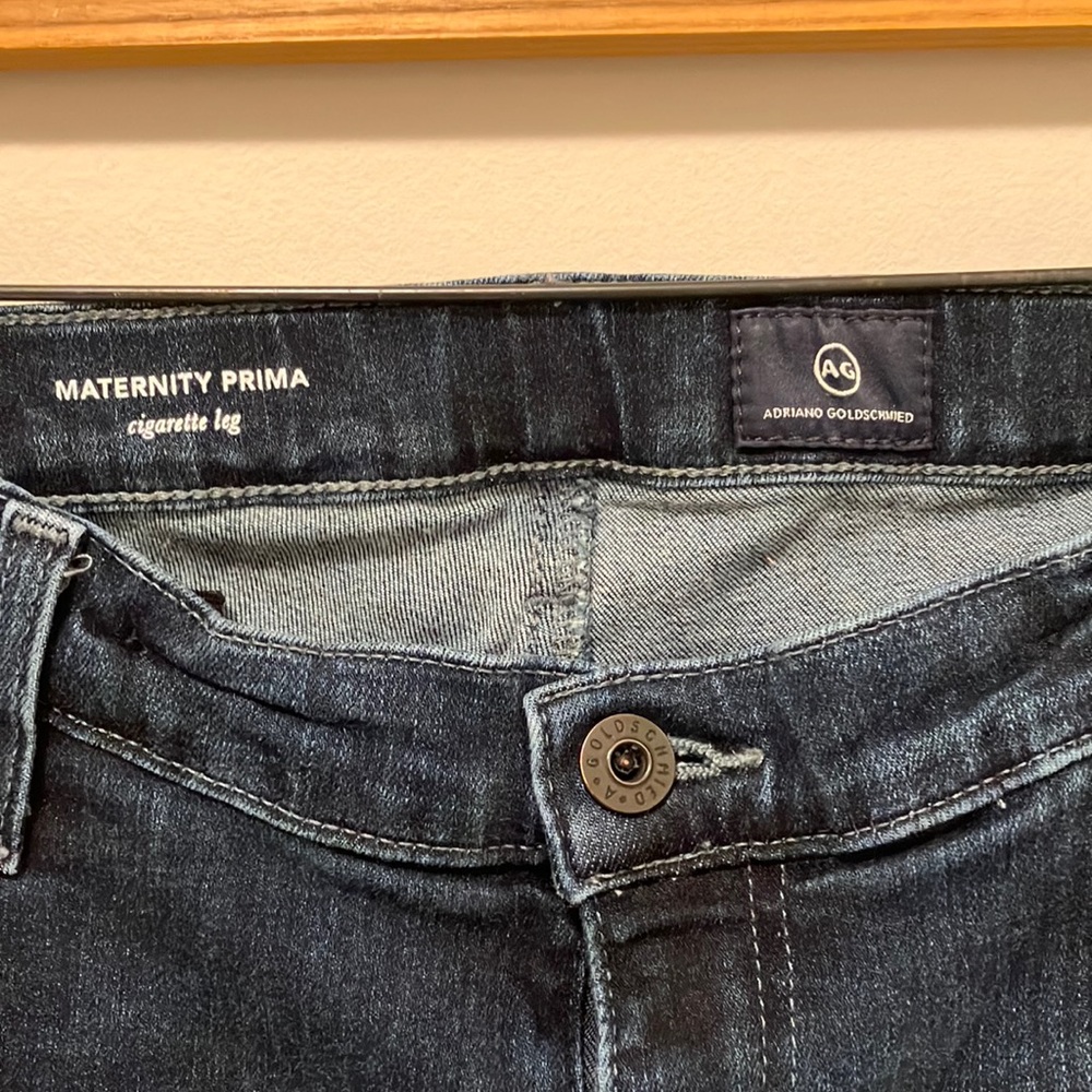 Maternity jeans with adjustable waist